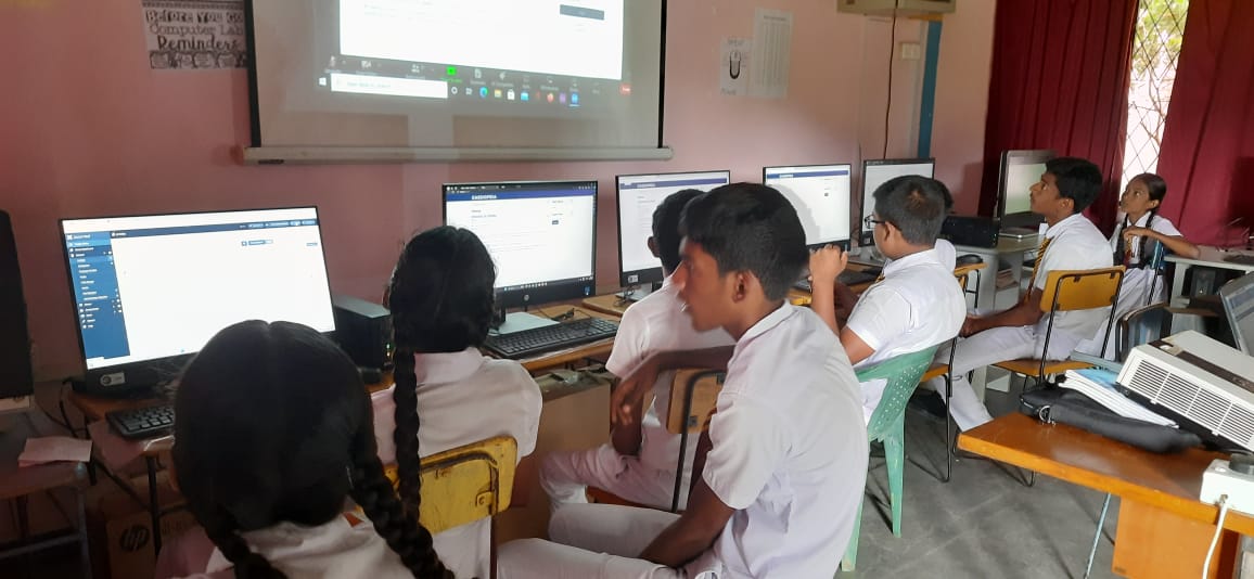 වෙබ් අඩවි සංවර්ධන කණ්ඩායම